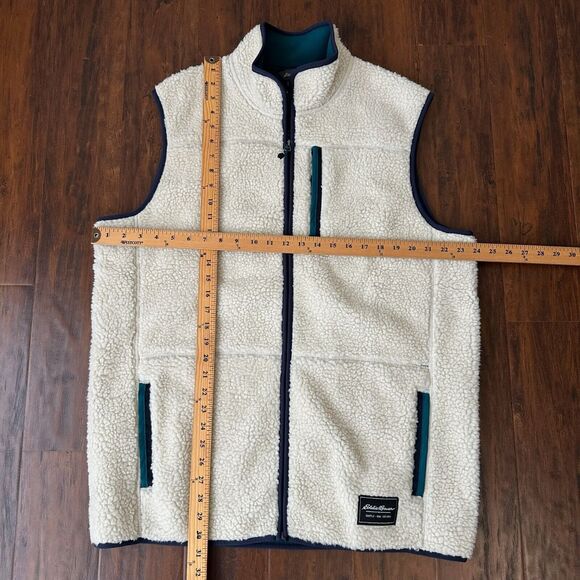 NWT EDDIE BAUER Chilali Faux Shearling Fleece Vest in Oyster - Picture 12 of 12